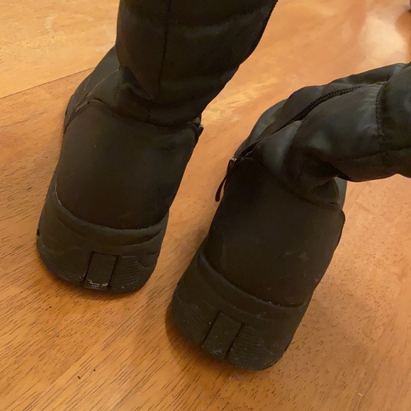Khombu winter boots side zip man made materials very nice good condition 9 - Picture 12 of 12